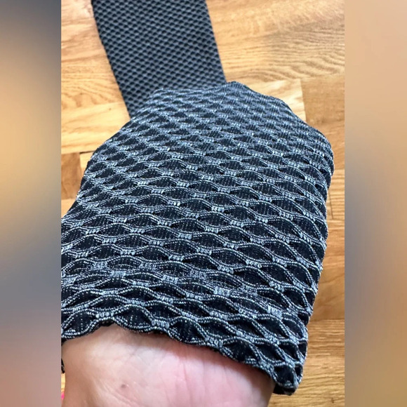 NWT Spiritual Gangster Black and Gray Textured Leggings XS/S - Picture 3 of 7